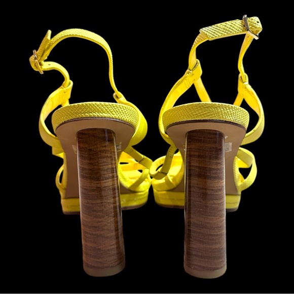 🎉HP ⭐️ EUC Vince Camuto Neolette Dress Sandal in
Primrose Yellow. Size 8/38.5 - Picture 9 of 11